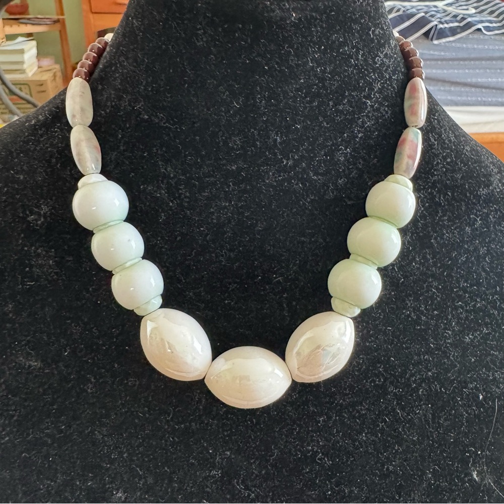 Elegant Cream and Brown Beaded Necklace